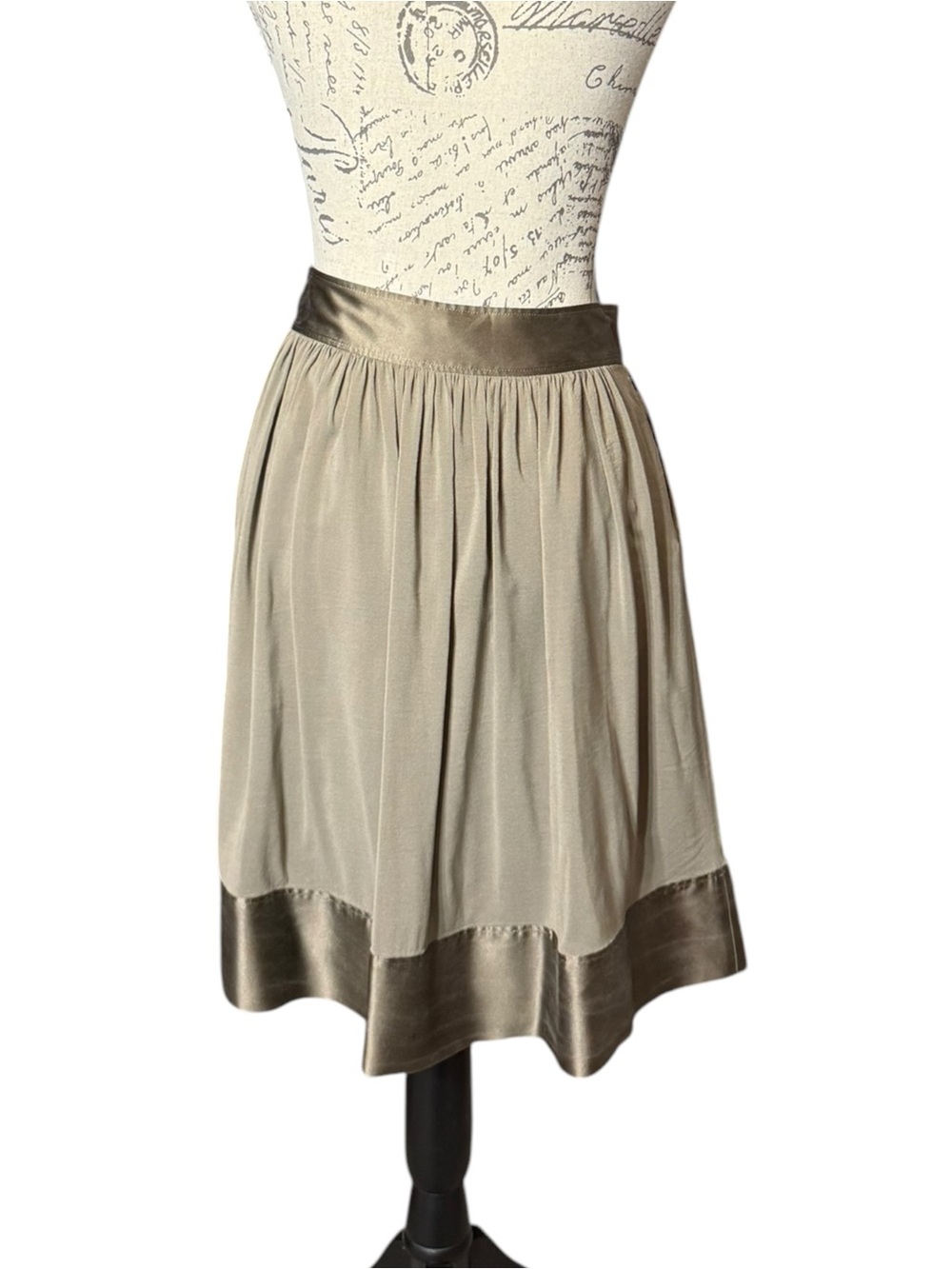 Burberry London Olive Pleated Silk Skirt Size 6 - Picture 3 of 8